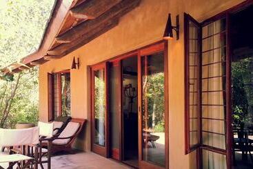 هتل Tanamera Lodge