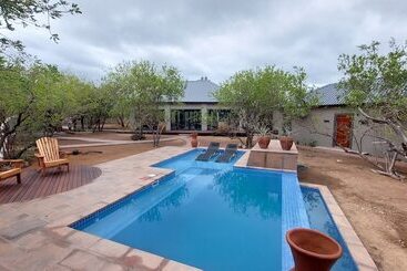هتل The Baobab Bush Lodge, No Self Catering