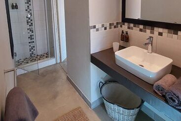 هتل The Baobab Bush Lodge, No Self Catering