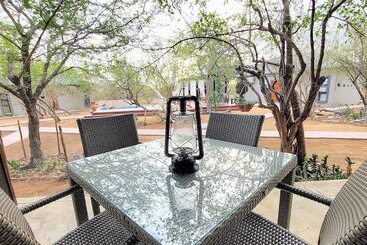 هتل The Baobab Bush Lodge, No Self Catering