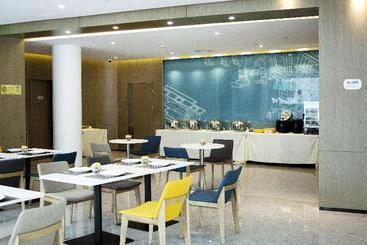 هتل Holiday Inn Express   Xiamen City Center, An Ihg