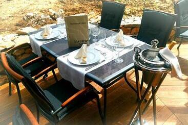 هتل Fenomen Plitvice Resort