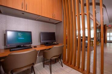 هتل Springhill Suites By Marriott Newark Downtown