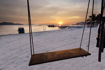酒店 The Beach Samui