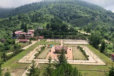 هتل Zarha Mountain Resort