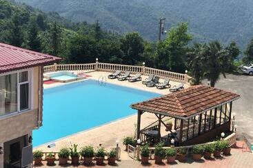 هتل Zarha Mountain Resort