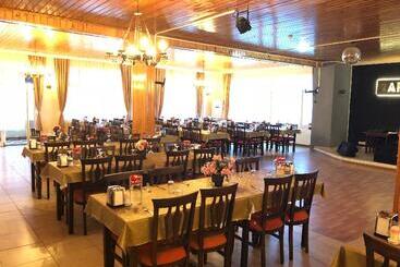 هتل Zarha Mountain Resort