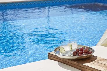 Skiathos Living