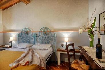 هتل Agriturismo Poggio Bonelli