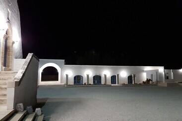 هتل Antica Masseria Torre Mozza