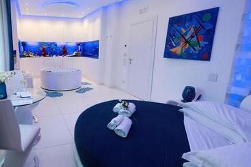 هتل Aquaboutique Wellness&spa
