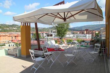هتل B&b I Fiori Del Mare