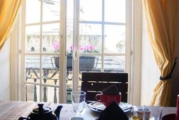 هتل B&b Piccoli Leoni
