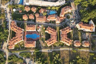 בית מלון כפרי Hacienda Beach Resort