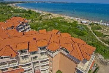 בית מלון כפרי Hacienda Beach Resort