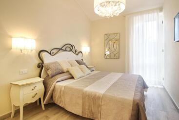 هتل Lucca In Chic   No Ztl   Free Parking   Old City At 10min By Walk