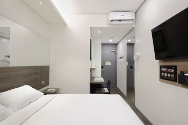 هتل Red Planet Cubao Aurora Boulevard