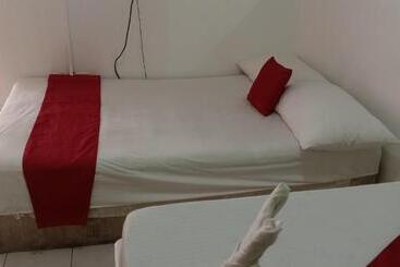 هتل Luna Netflix Chill Jomckayl Apartelle
