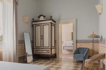 هتل Relais Monastero Santa Teresa Albergo Diffuso