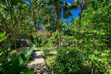 هتل Samui Green Space Resort