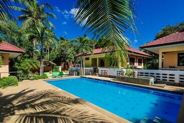 هتل Samui Green Space Resort