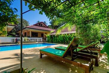 هتل Samui Green Space Resort
