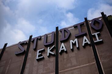 هتل Studio Ekamai
