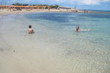 هتل Villaggio Pineta Al Mare   Campground