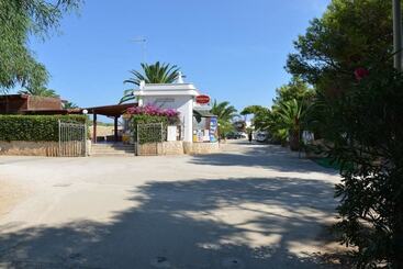 هتل Villaggio Pineta Al Mare   Campground
