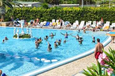 هتل Villaggio Pineta Al Mare   Campground