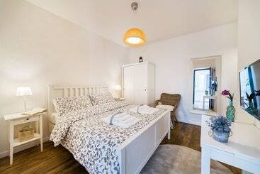 هتل White Rooms
