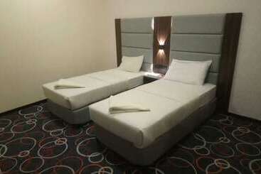 Melody Queen Hotel By Aura
