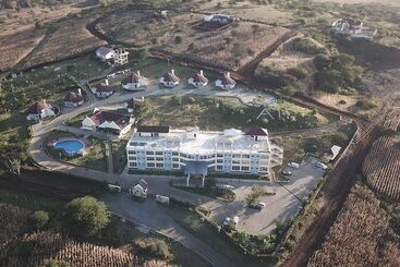 A1 Hotel And Resort