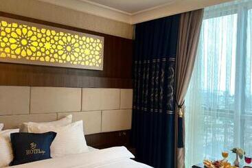 Bm Hotel City