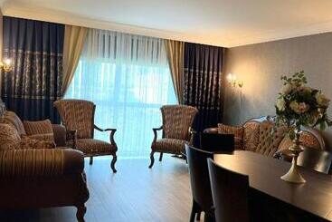Bm Hotel City