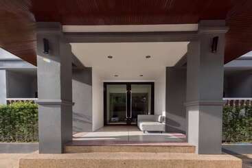 هتل Future Place Mansion Ubon