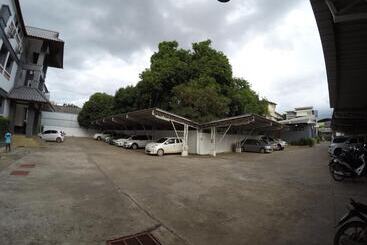 هتل Future Place Mansion Ubon