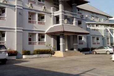 هتل Future Place Mansion Ubon