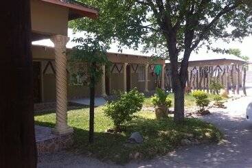 هتل Gomwe Guest Inn