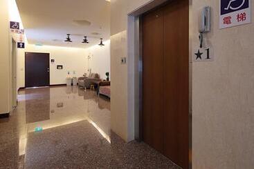 هتل Happiness Yes Inn
