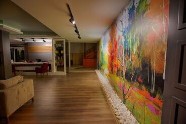 Hma Hotel & Suites