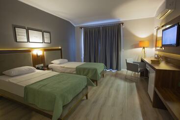 Hma Hotel & Suites