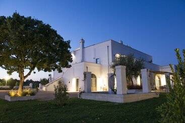 هتل Masseria Le Torri
