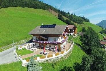 هتل Pension Lackenbauer
