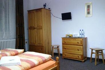 هتل Sunnystreet Guesthouse