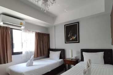 هتل Bann Tawan Hostel Chiang Rai