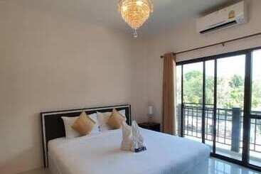 هتل Bann Tawan Hostel Chiang Rai