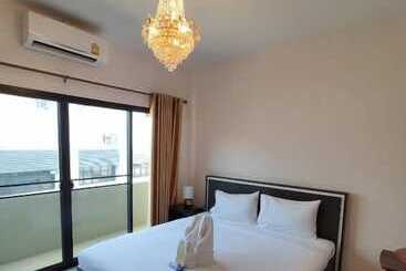 هتل Bann Tawan Hostel Chiang Rai