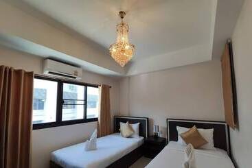 هتل Bann Tawan Hostel Chiang Rai