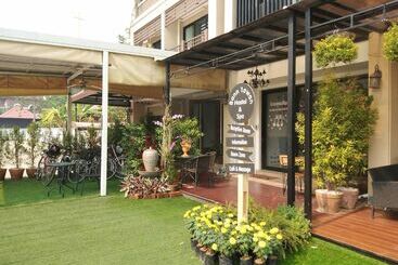 هتل Bann Tawan Hostel Chiang Rai